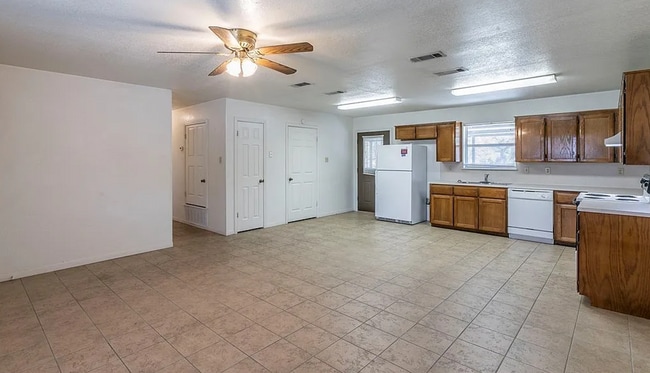 Photo - NEW IN MANAGEMENT - AVAILABLE NOW!