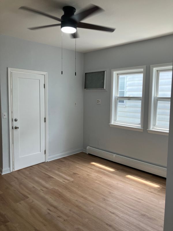 Photo - 132 W 19th St