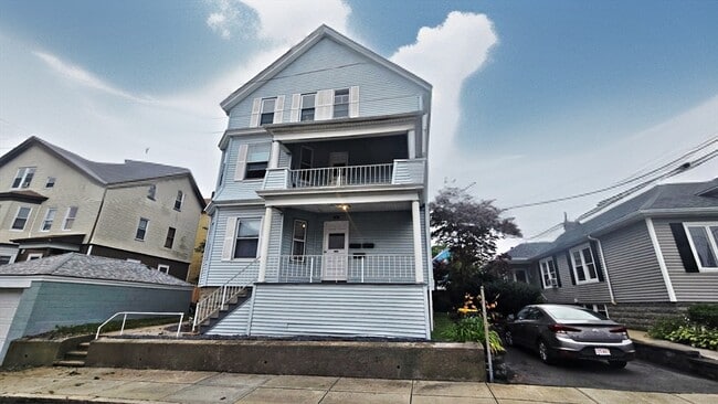 Building Photo - 181 Foster St Unit 2