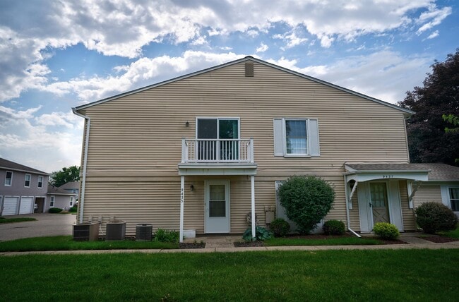 Building Photo - 9435 N Parkwood Dr Rental