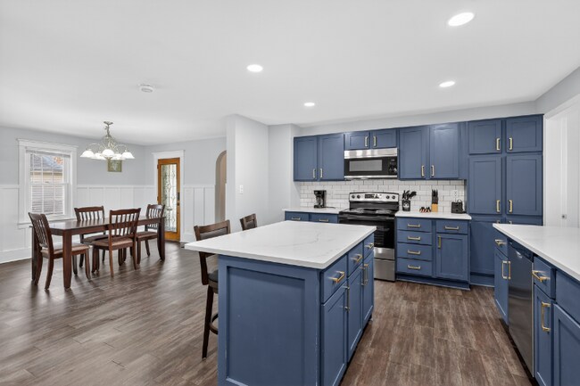 Photo - 430 N Linden St