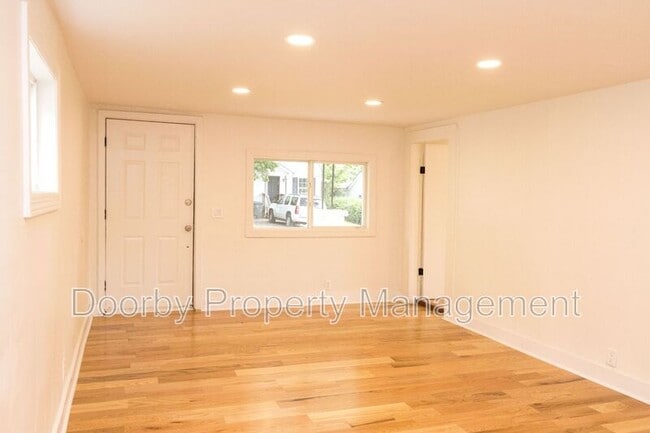 Photo - 814 N Germantown Rd