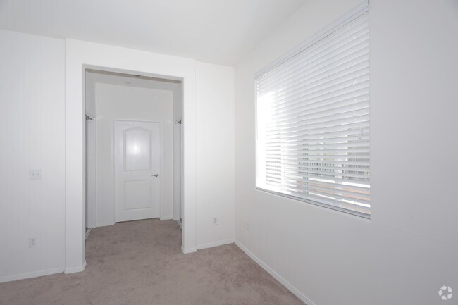 2BR, 2BA - 1175 SF