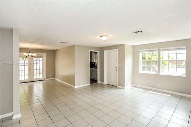 Photo - 317 NW 49th St