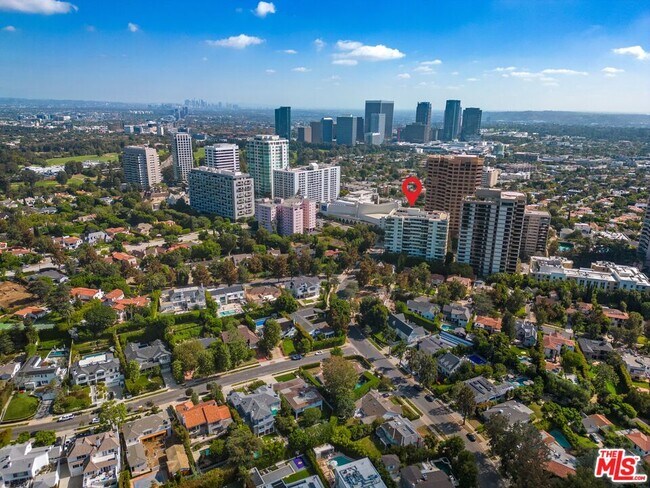 Building Photo - 10433 Wilshire Blvd Unit 301