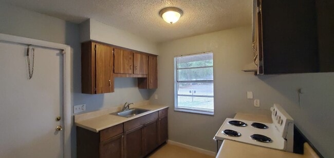Photo - 2/1.5 Move In Ready Unit 2578 Chestnut Woods Dr