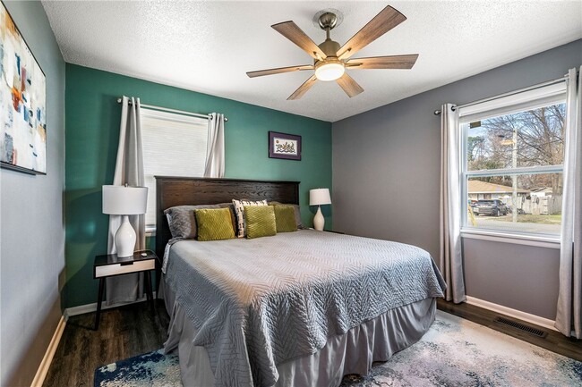 Photo - 110 SE 13th St