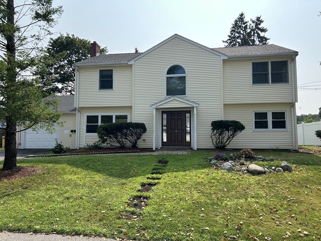 Building Photo - 4 Rutledge Rd Rental