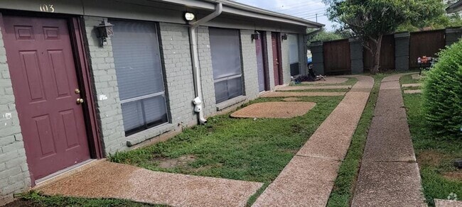 Building Photo - 608 W 51st St Unit #102 Rental