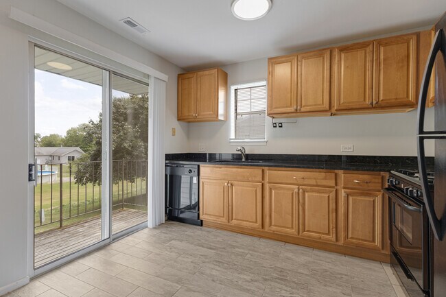 Photo - 106 Gant Cir Unit H