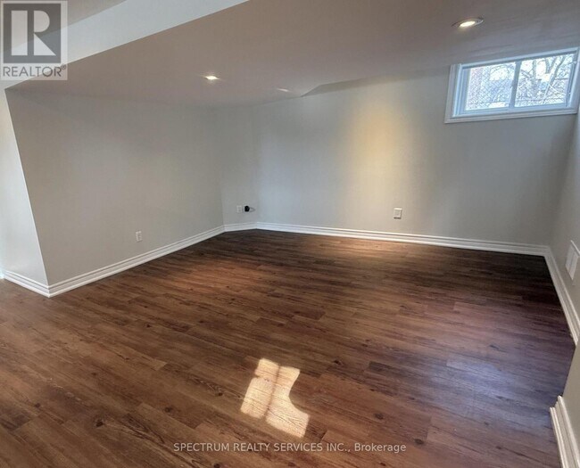 Photo - 1002 Weston Rd