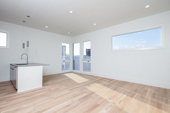 Photo - 1530 Felicity