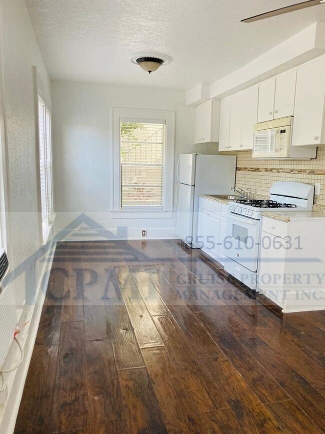 Photo - 304 2nd Ave S