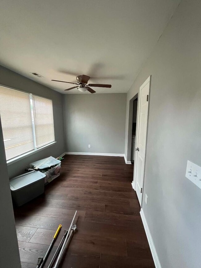Photo - 1041 Wickford Ct