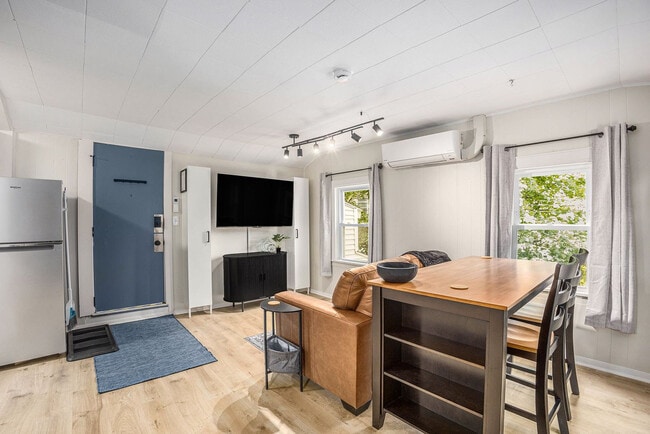 Photo - 37 Gold Ave NW Unit ID1346765P