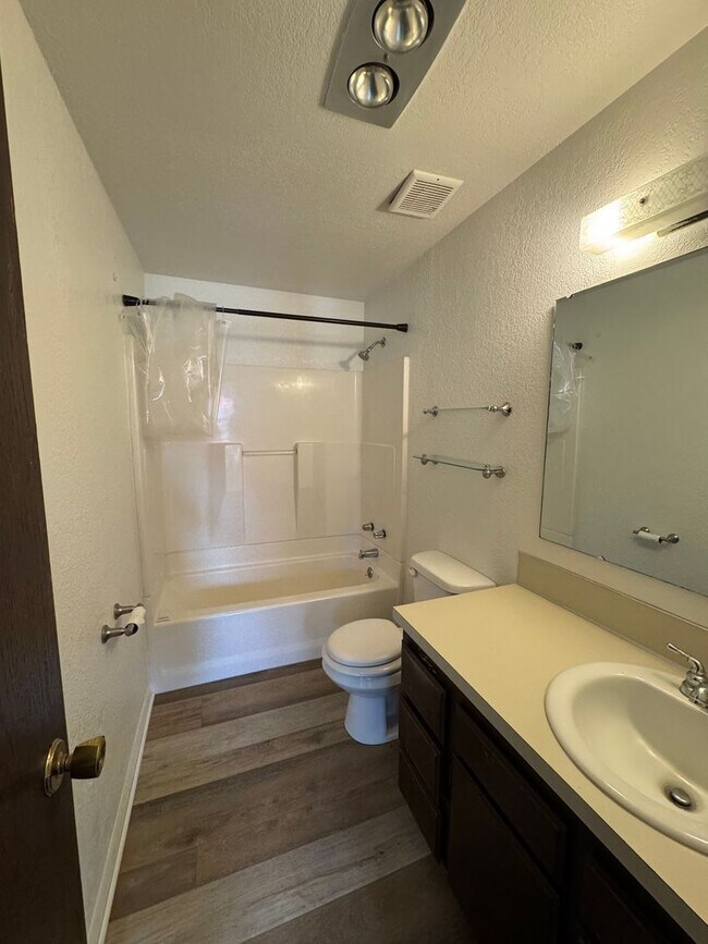 Photo - 121 Hudson Ave Unit C