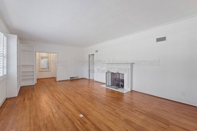 Photo - 822 Johns Rd