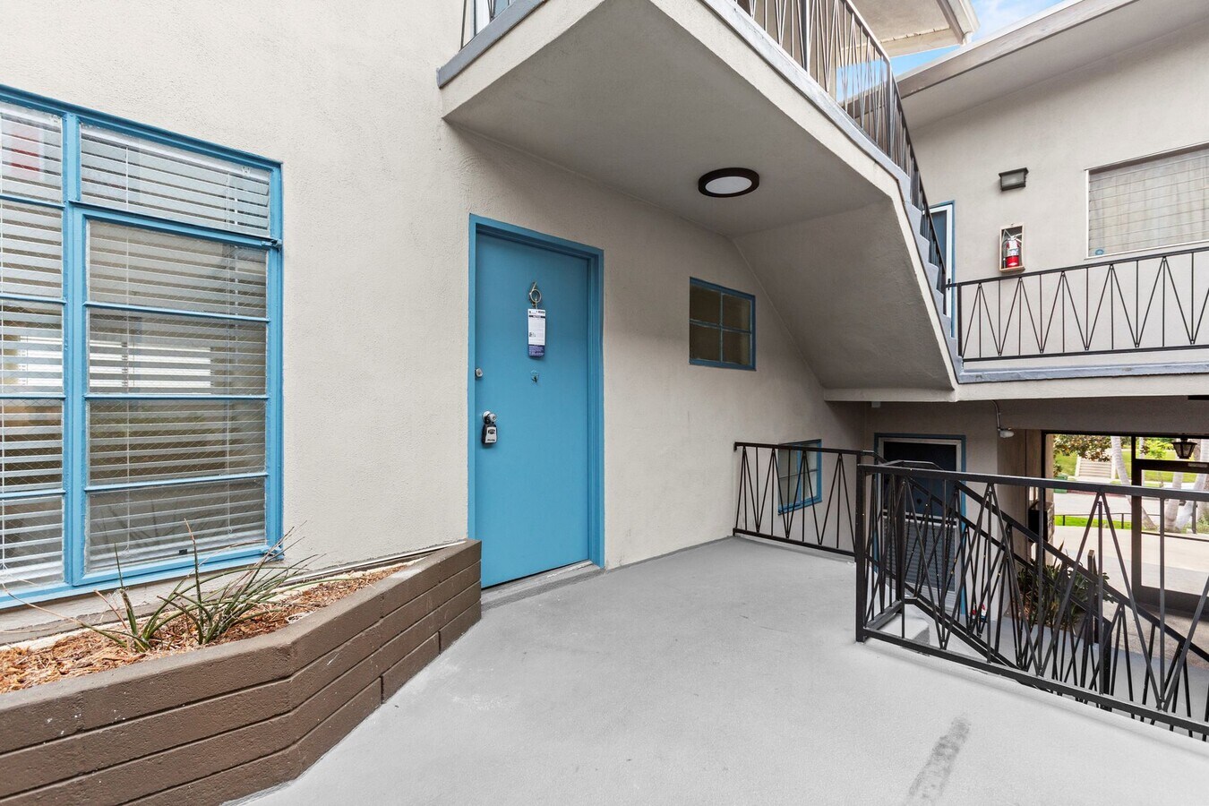 Photo - 825 S. WINDSOR