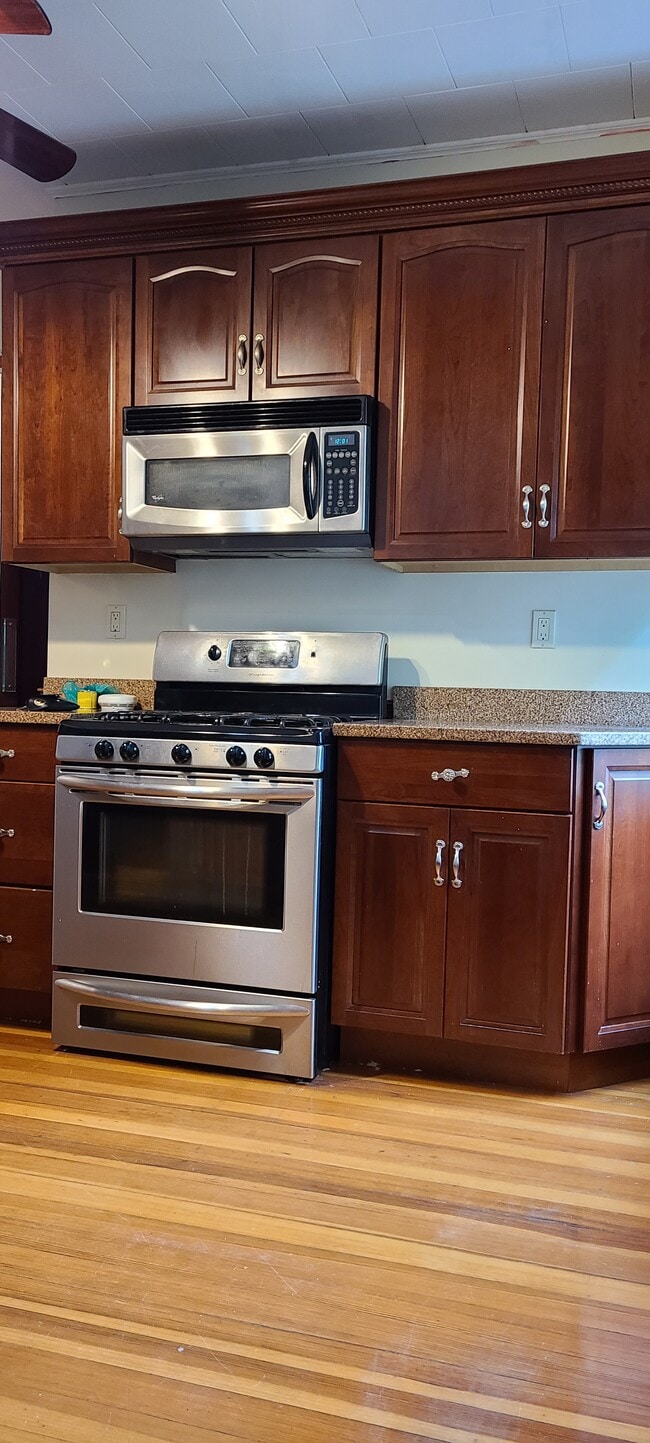 Photo - 17 Manley St Unit #2