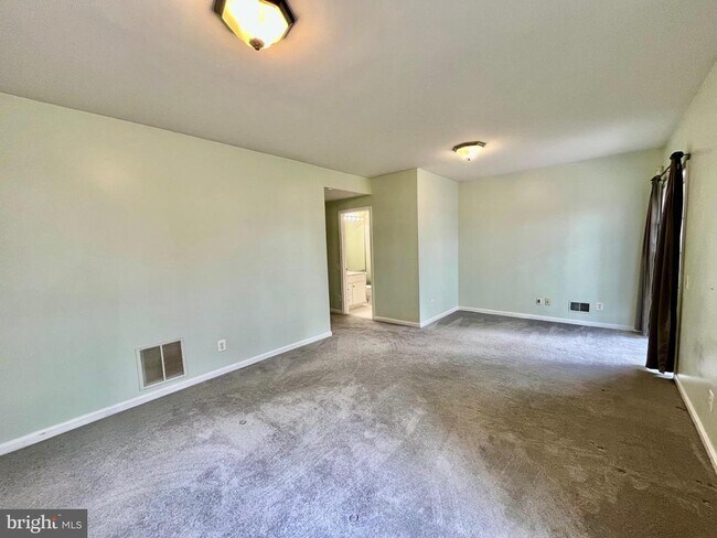 Photo - 7504 Lamoyne Ct