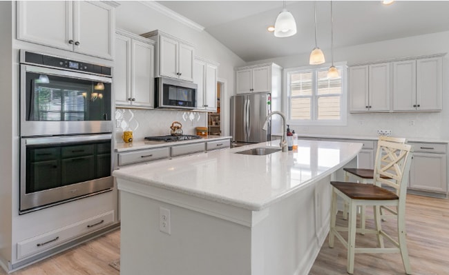 Photo - 905 Mildred Ct