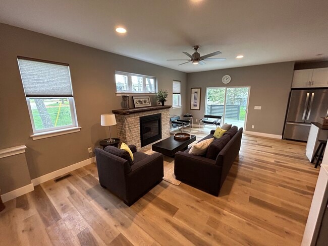 Photo - 311 Femrite Dr