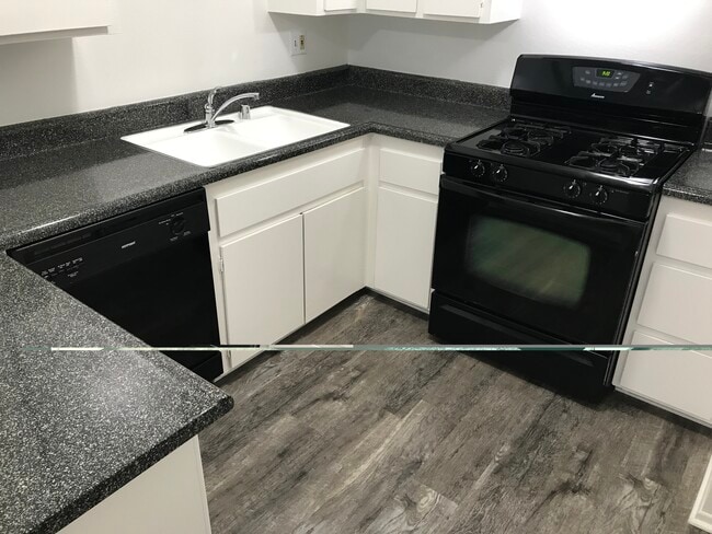 Photo - 2409 W 227th
