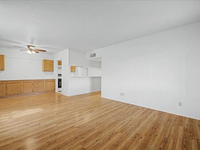 Photo - 2 Bedroom 2 Bathroom with Community Pool and Spa!