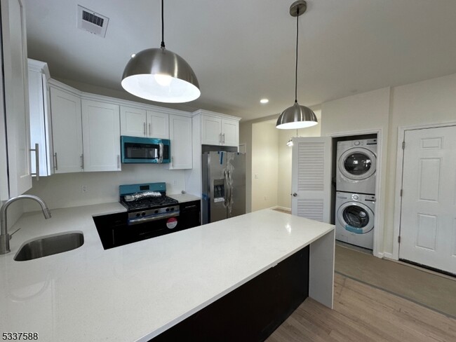 Photo - 1094 Grove St Apartment Unit 4
