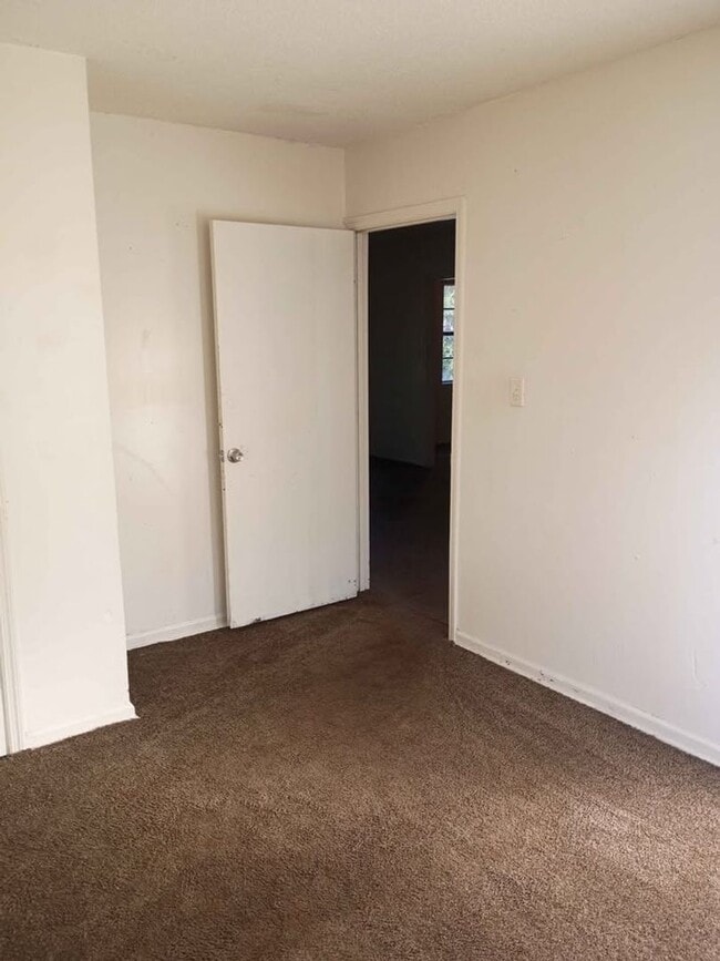 Photo - 705 S Van Buren St