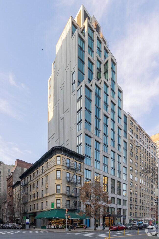 Photo - 2505 Broadway