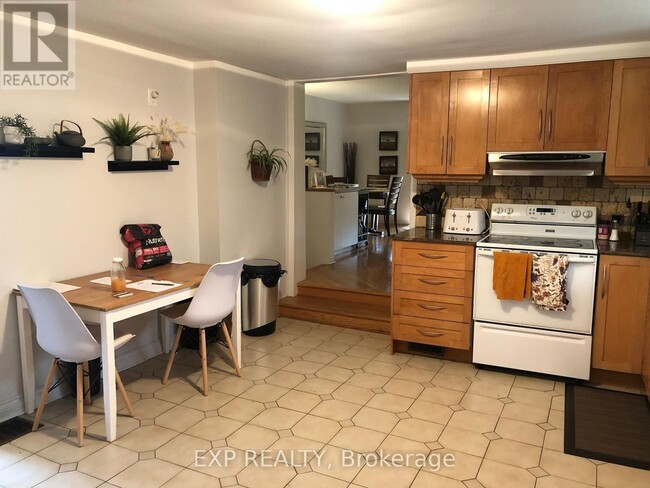Photo - 240 Breezehill Ave S Unit 1