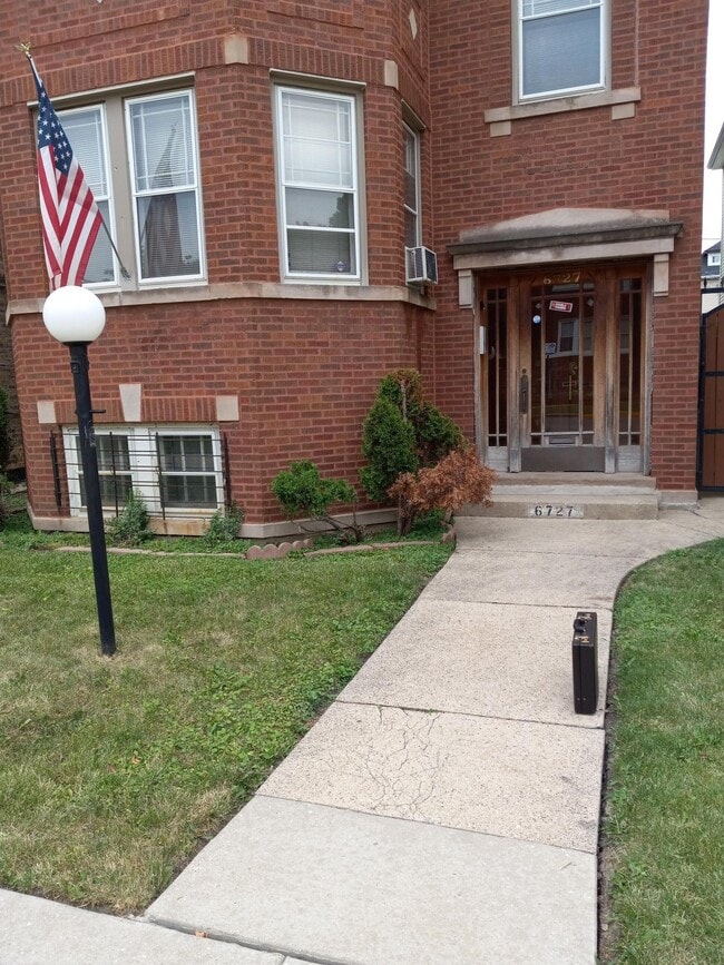 Photo - 6727 S Maplewood Ave Unit 2