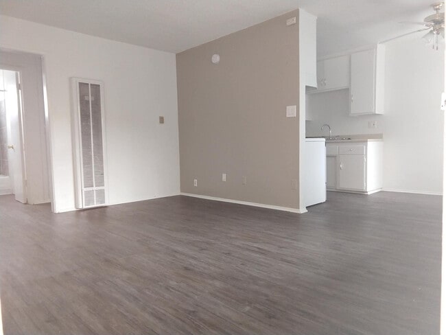 Livingroom - Pacific Gardens Apartments