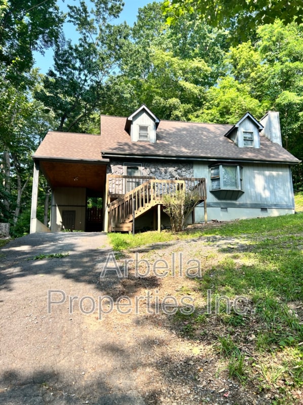 Photo - 1045 Surmont Ct House