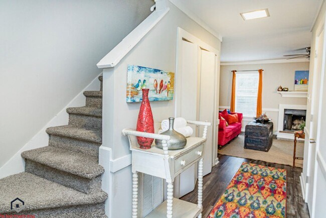 Photo - Townhouse with 2 bedrooms and 1.5 bathrooms in Willow Oaks