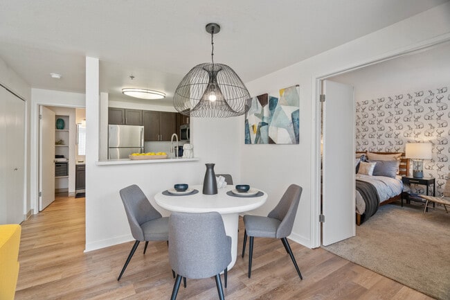 2BR, 2BA - Kitchen