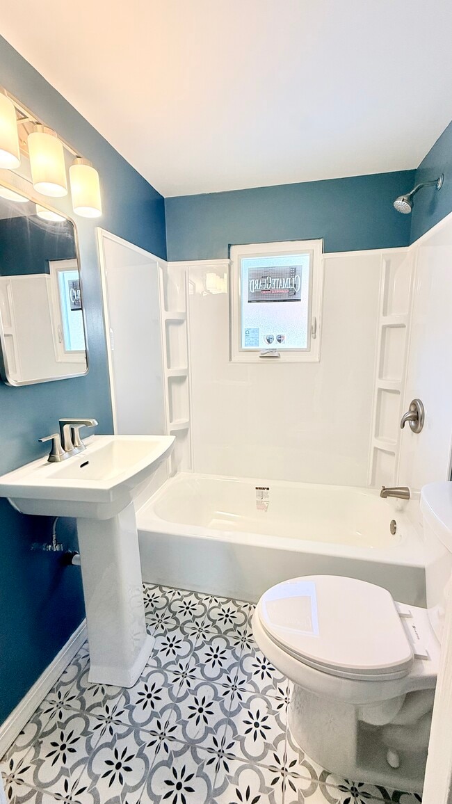 Photo - 5843 W Warwick Ave Unit 2