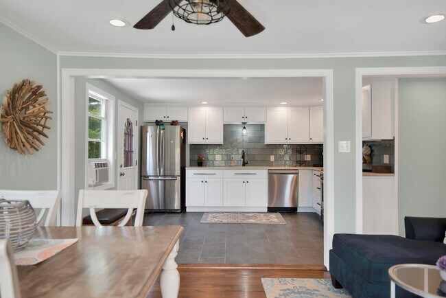 Photo - 4 Old Colony Rd