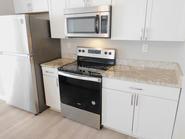 Photo - 406 Mason St NE