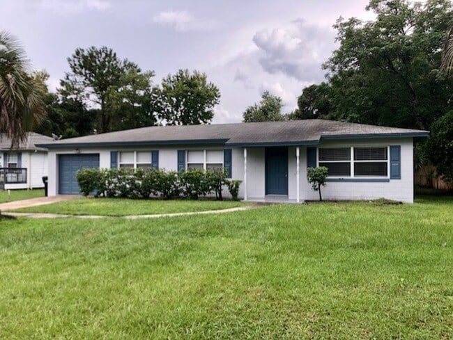 Building Photo - 10602 Allisheim Ave
