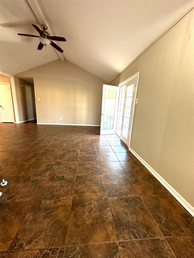 Photo - 1520 Highland Dr