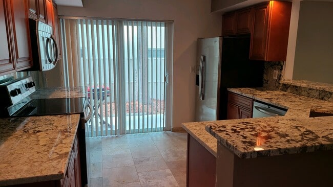 Photo - 3221 NE 15th St