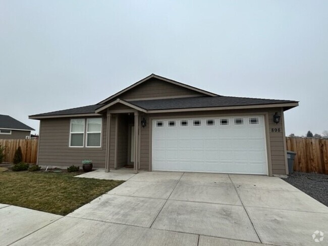 Building Photo - Newer Construction in Strawberry Heights Rental