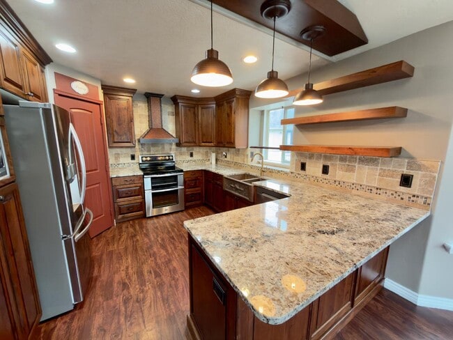 Photo - 317 W Farmside Dr