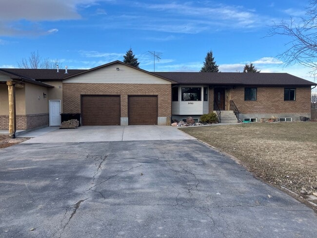 Building Photo - Beautiful 4 Bedroom, 3 Bathroom Home With Basement in Cedar City