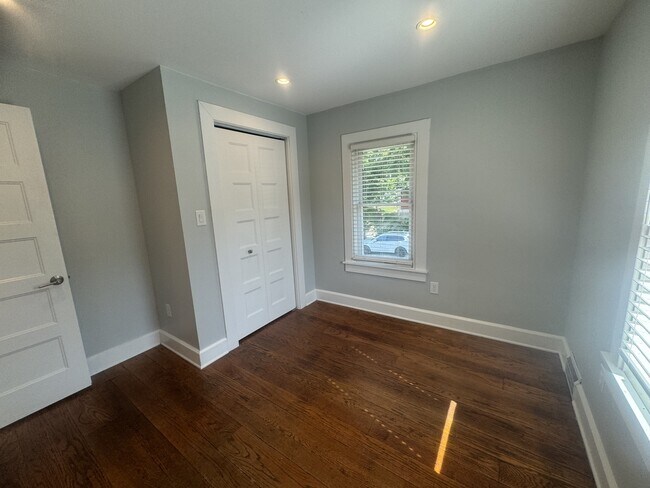 Photo - 729 E Hunter Ave