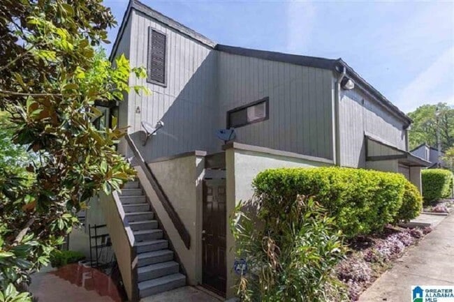 Puerta de entrada a patio privado - 3350 Altamont S Unidad A16