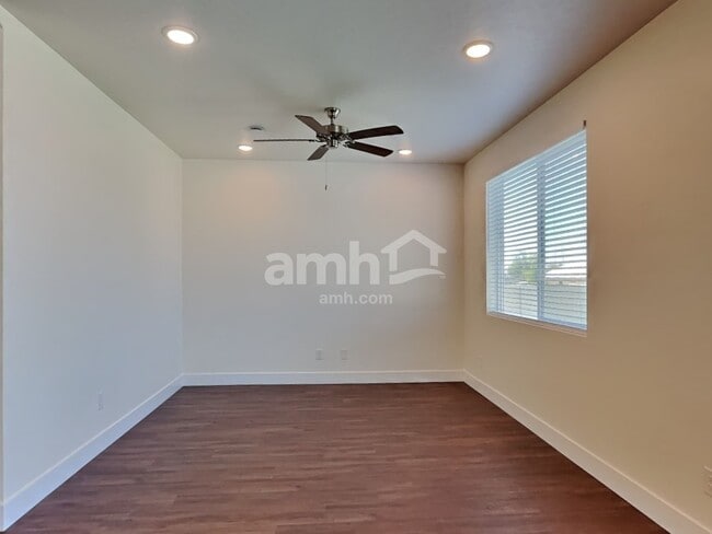 Photo - 967 N Nichole Ave