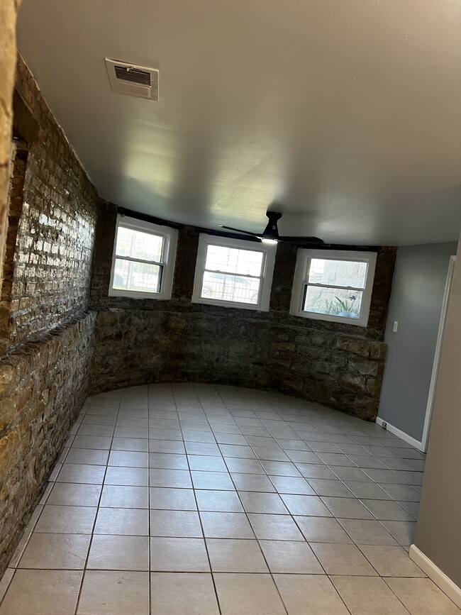 Photo - 5427 S Wabash Ave